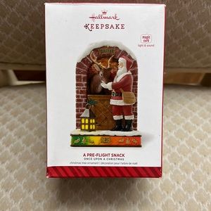 Hallmark Keepsake Santa Claus Reindeer Pre-Flight Snack Ornament Rare